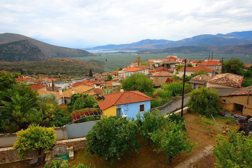 Готель Xenonas Chrisso Delphi Екстер'єр фото
